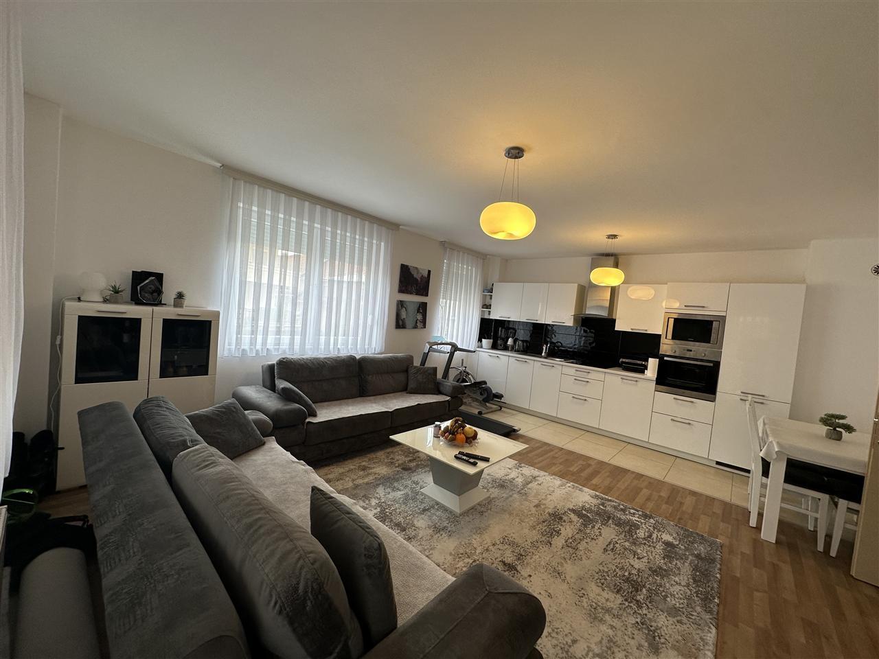 Banes me qera breg dielli (3)