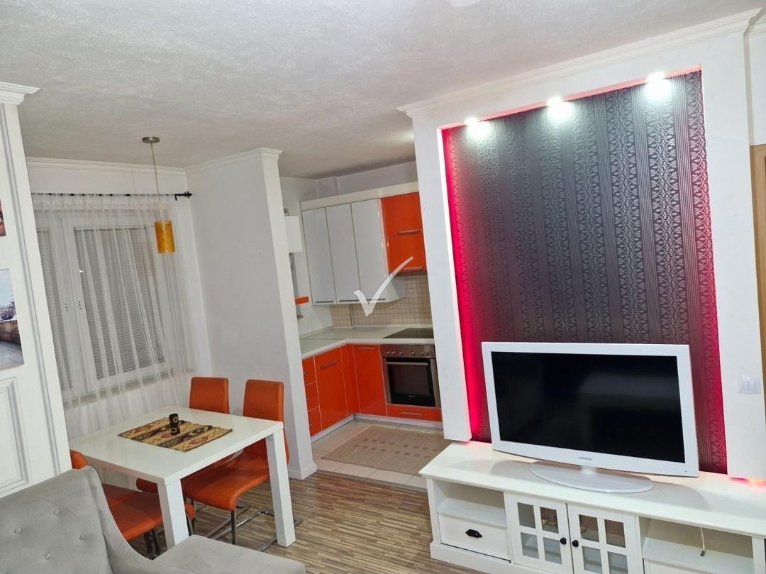 Banesa me qira te ubt 3