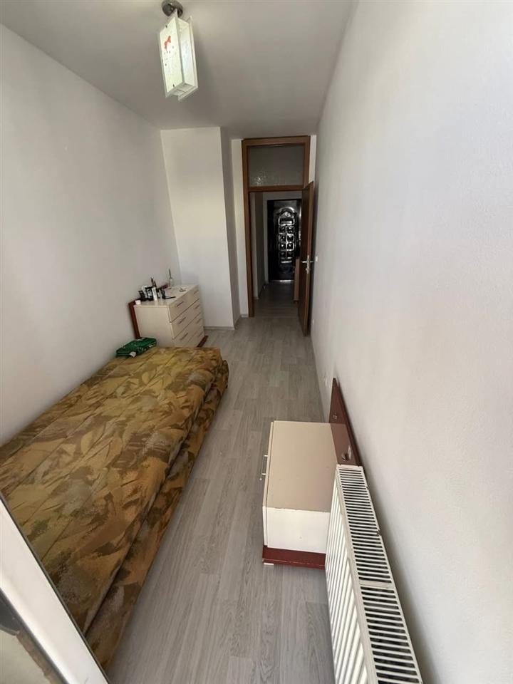 Banesa ne shitje (5)