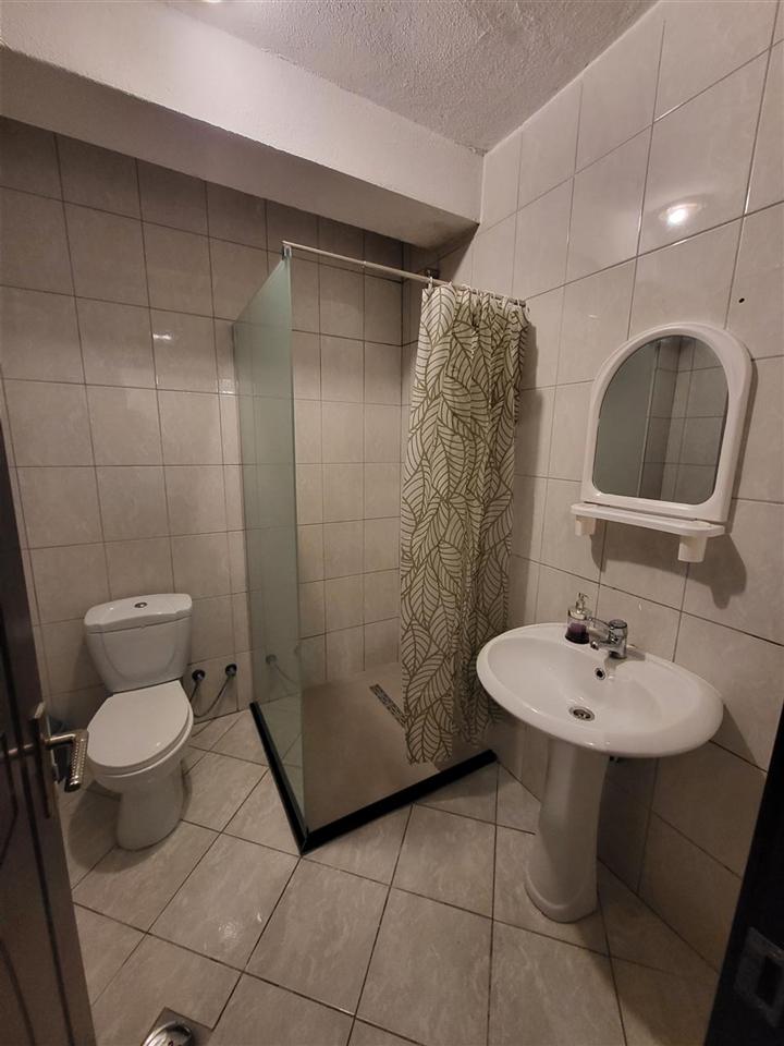 Banese me qera ne rr muharrem fejza ndertesa e mozaikit (1)