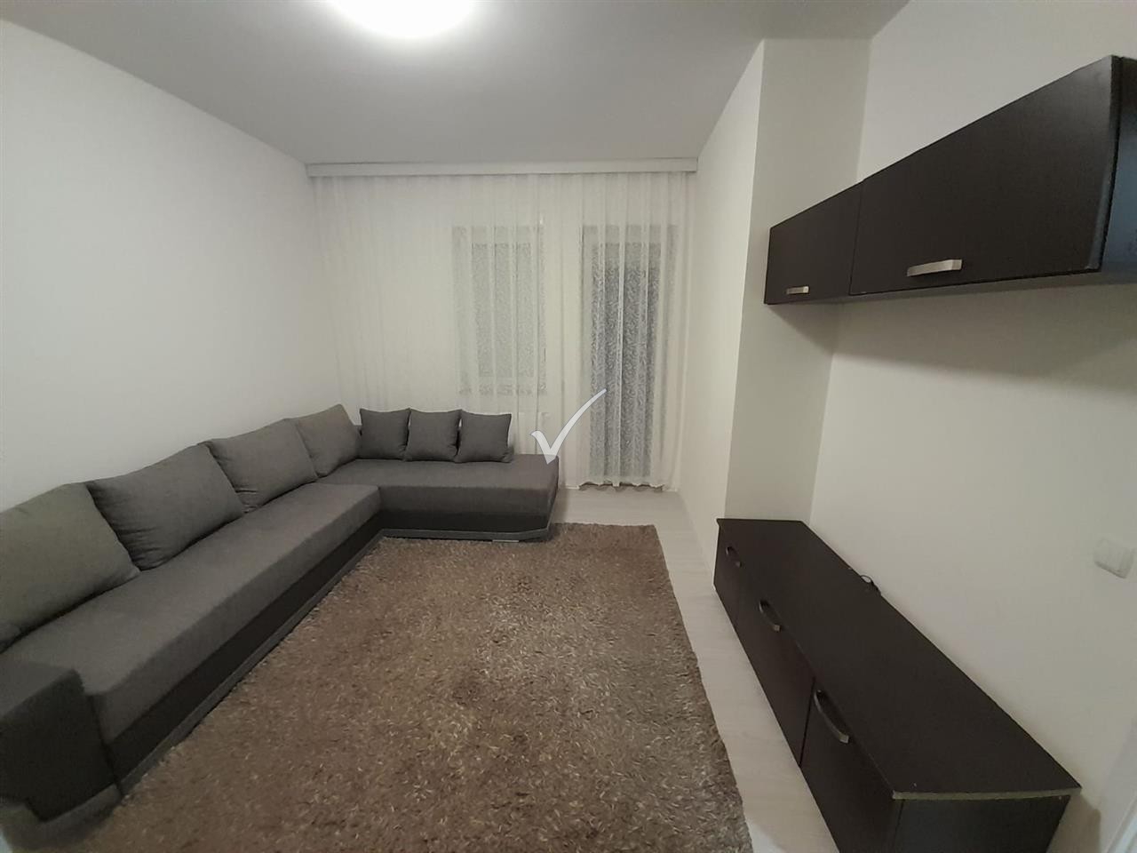 Banese me qira afer rruges b te loriano 4