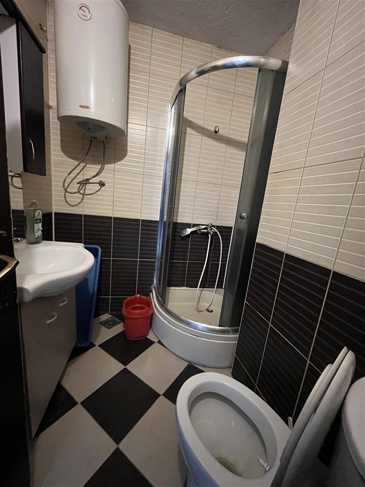 Banese me qira ne qender te prishtines te katedralja (3)