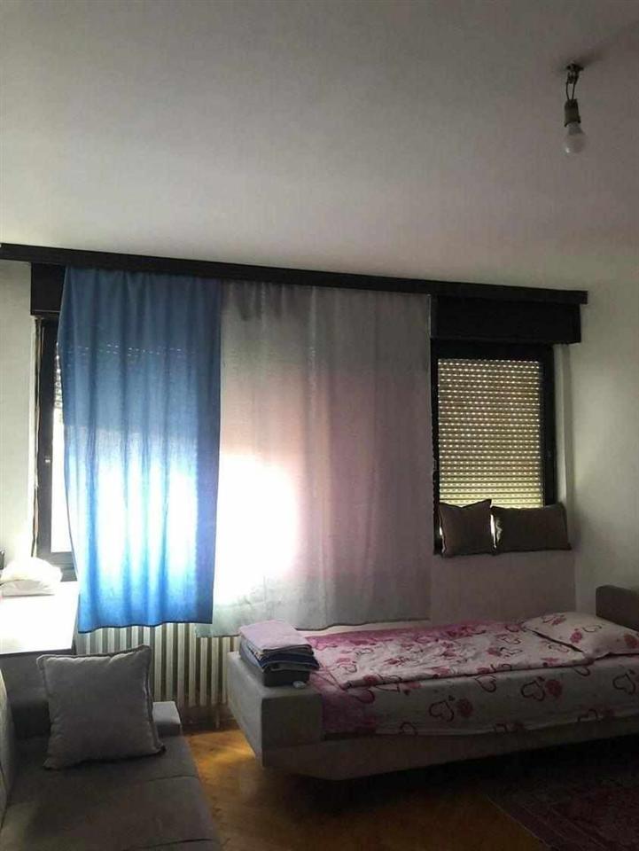 Ipet banesa me qera (2)