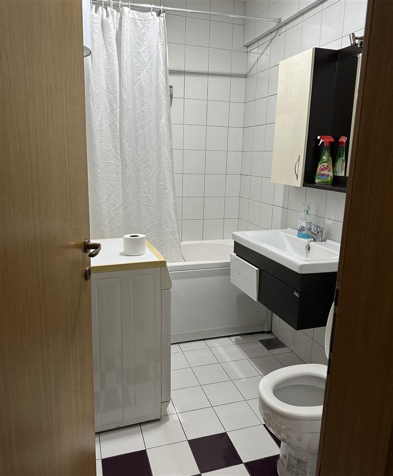 Ipet banesa me qera emshir (1)