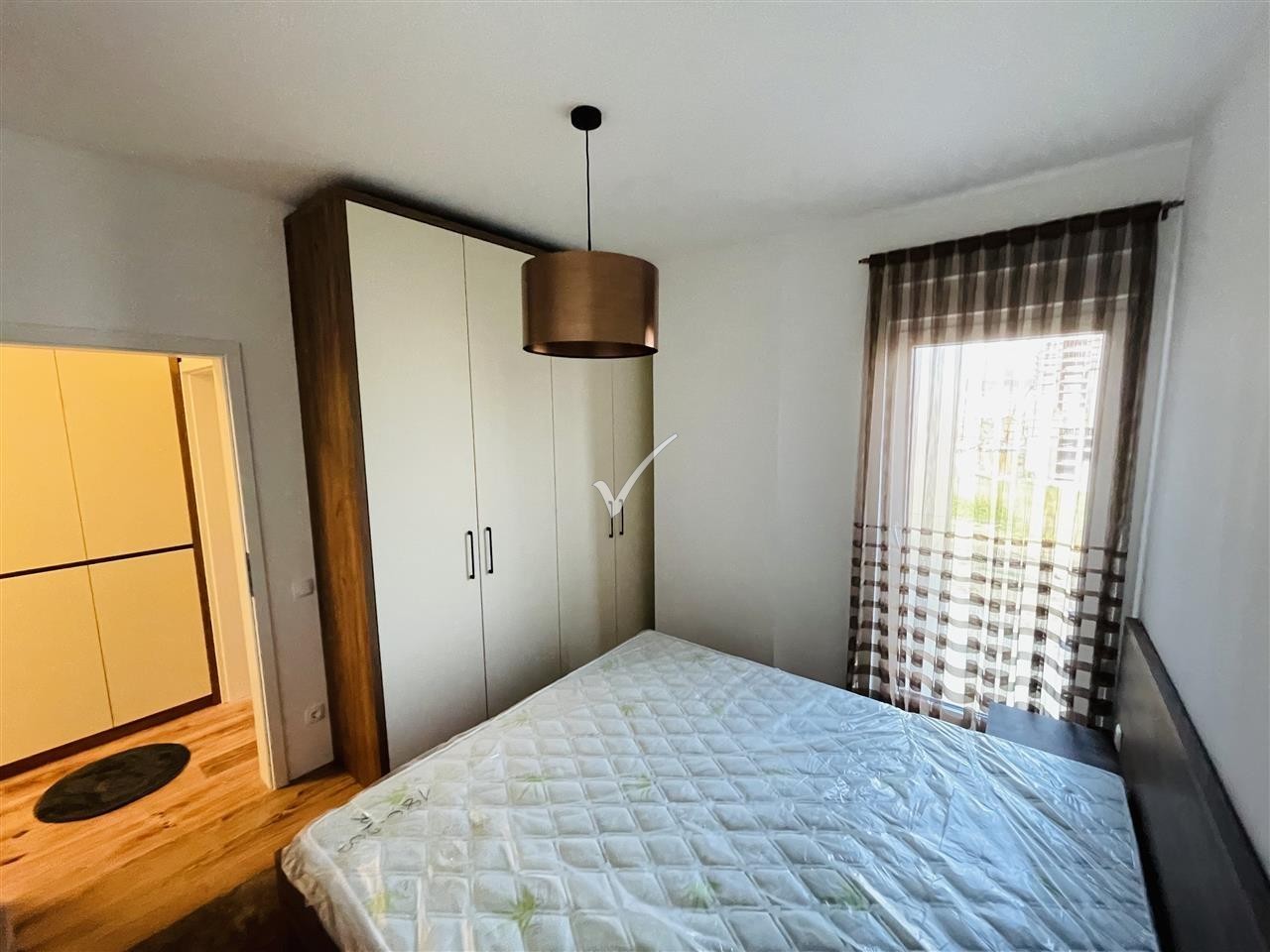 Ipet banesa me qira 4