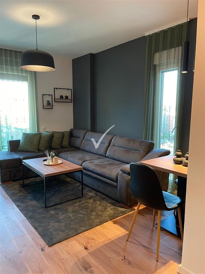 Ipet banesa me qira 8