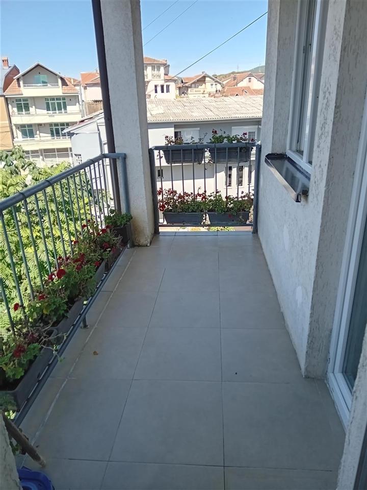 Jepet banesa me qiera (1)