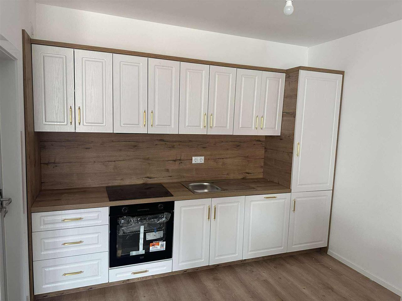 Jept banesa me qira (3)