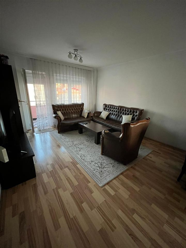 Leshohet banesa me qera te parku qytetit (1)