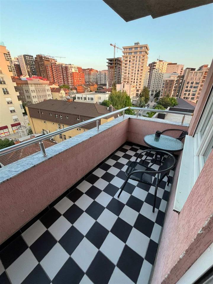 Leshohet banesa me qera te parku qytetit (2)