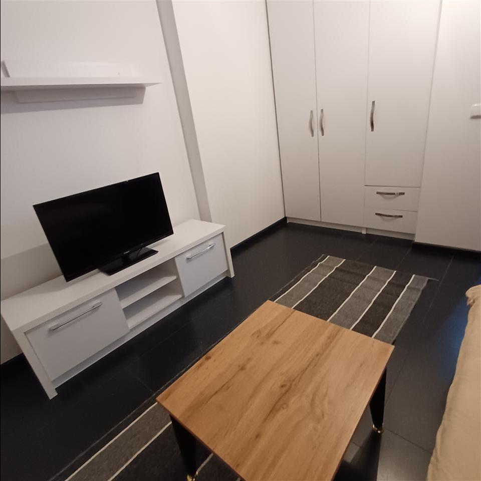 Leshohet garsonjerka me qera (1)