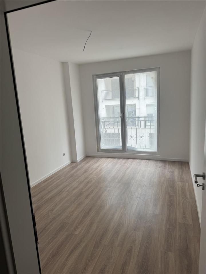 Shitet banesa fushe kosove (4)