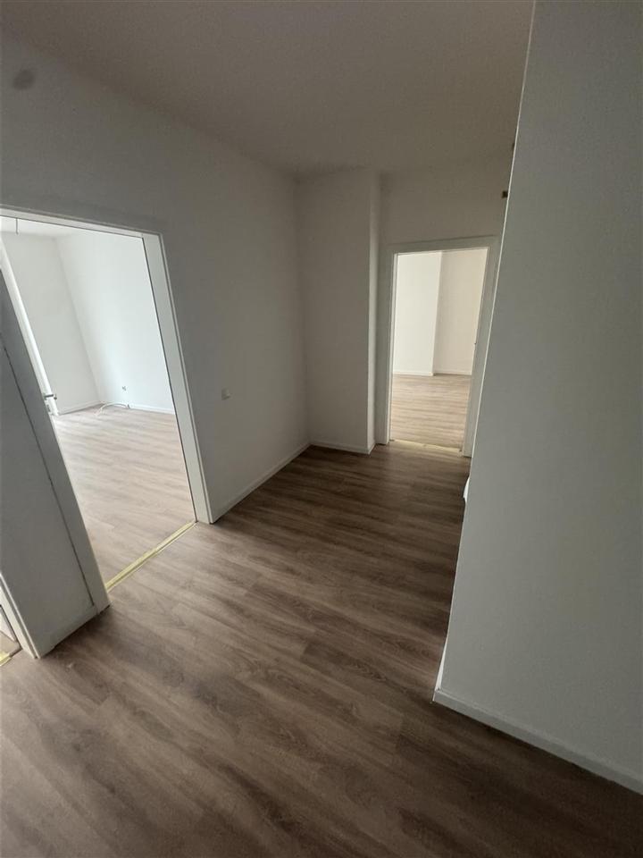 Shitet banesa fushe kosove (5)