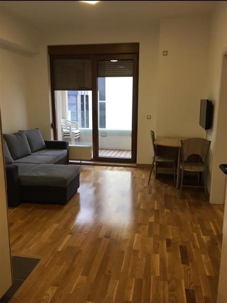 Shitet banesa ne nartel center lakrishte (7)