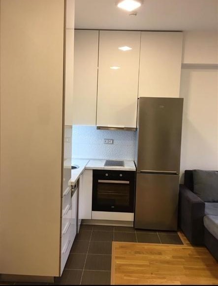 Shitet banesa ne nartel center lakrishte