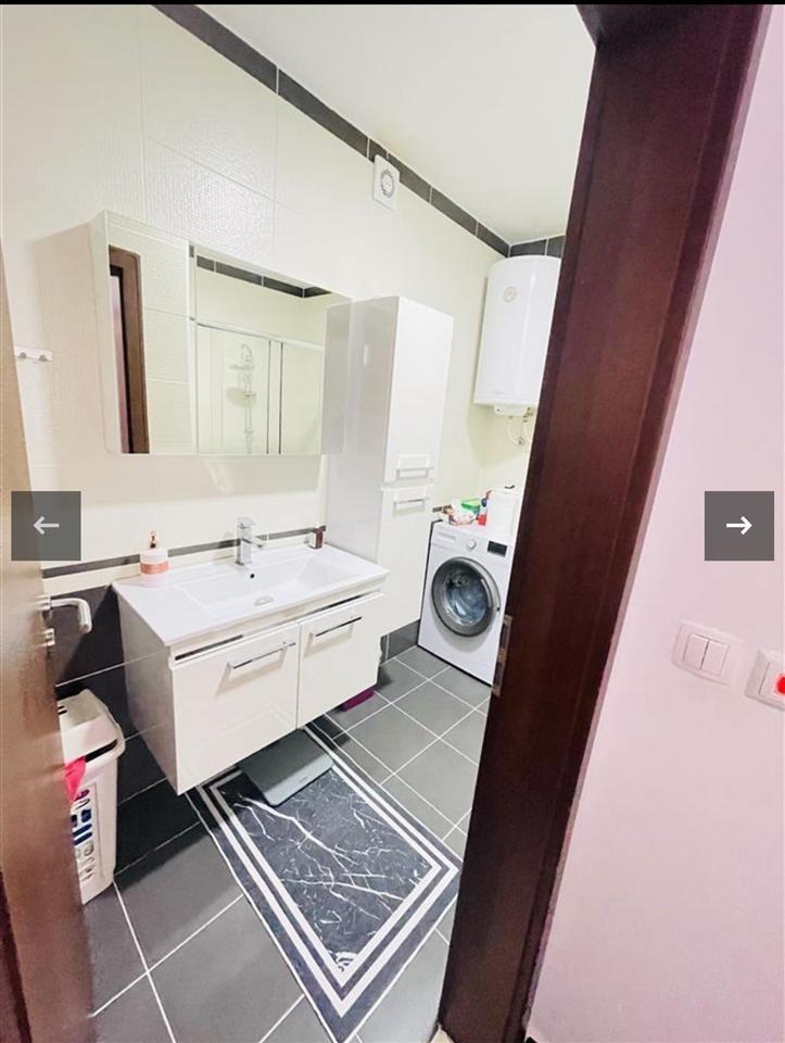 Shitet banesa ne qender tek kater llullat (6)