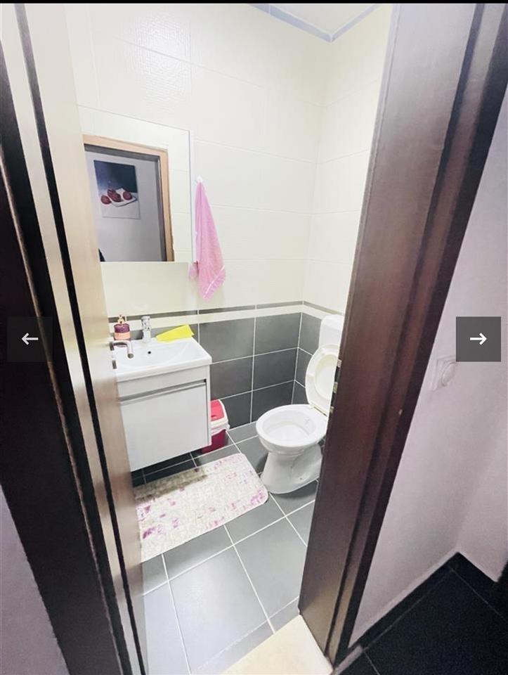 Shitet banesa ne qender tek kater llullat (9)