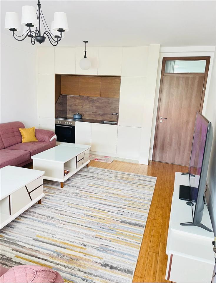 Shitet banesa ne qender tek kater llullat