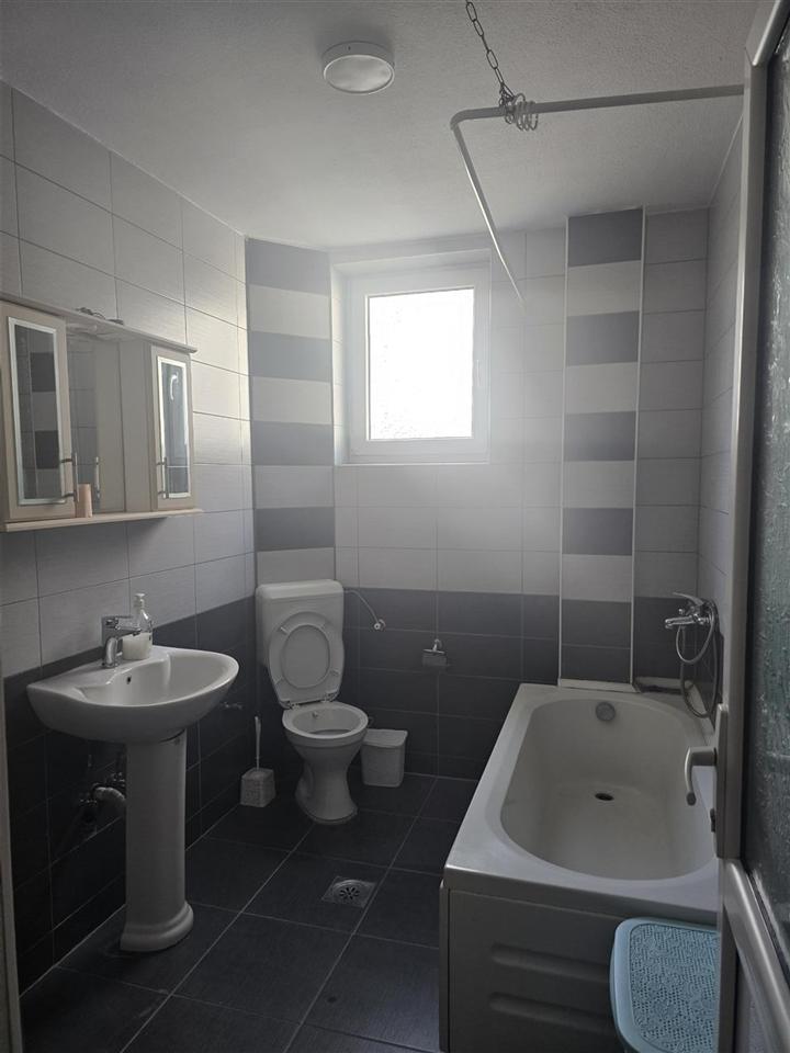 Banese me qera ne b diellit afer xhambazeve 4 (5)