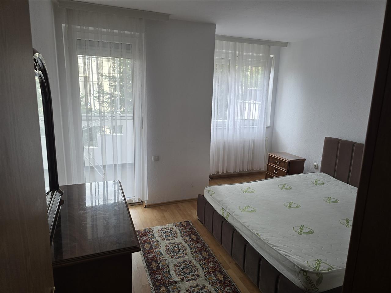 Banese me qera ne b diellit afer xhambazeve b2 (5)