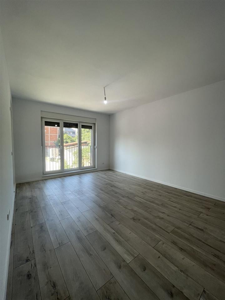 Banese me qera ne tophane 107m2 (3)