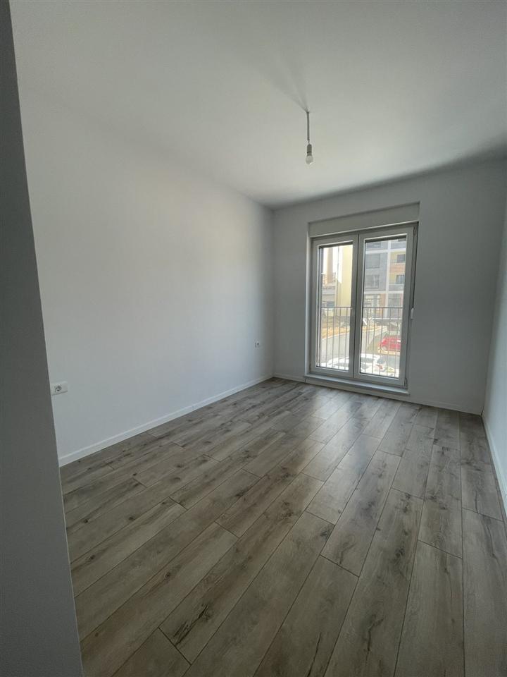 Banese me qera ne tophane 107m2 (4)