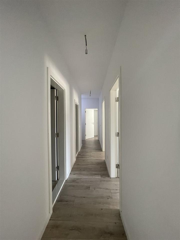 Banese me qera ne tophane 107m2 (9)