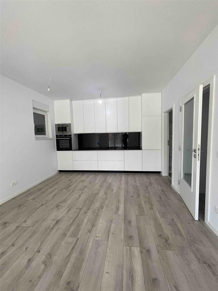 Banese me qera ne tophane 107m2