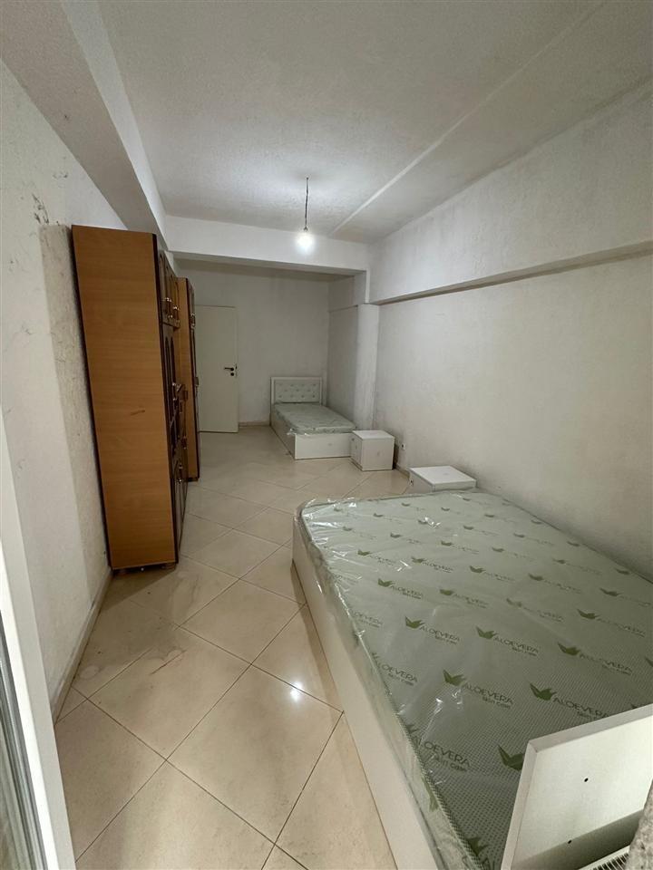 Leshohet me qera banesa afer hamburger aba (1)