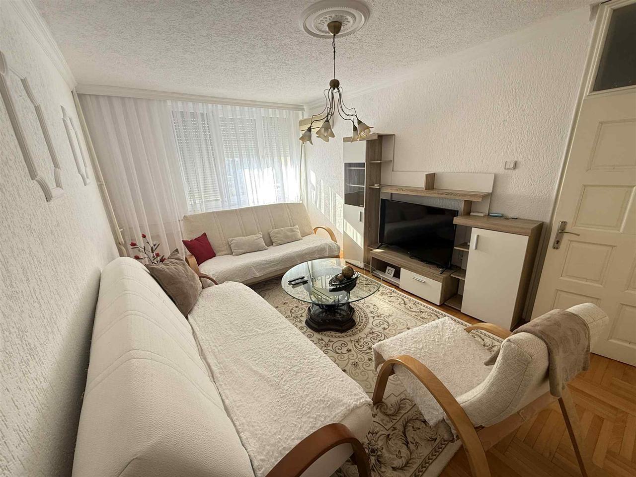 Leshoj banes me qera ne aktash te extrem pizza (1)