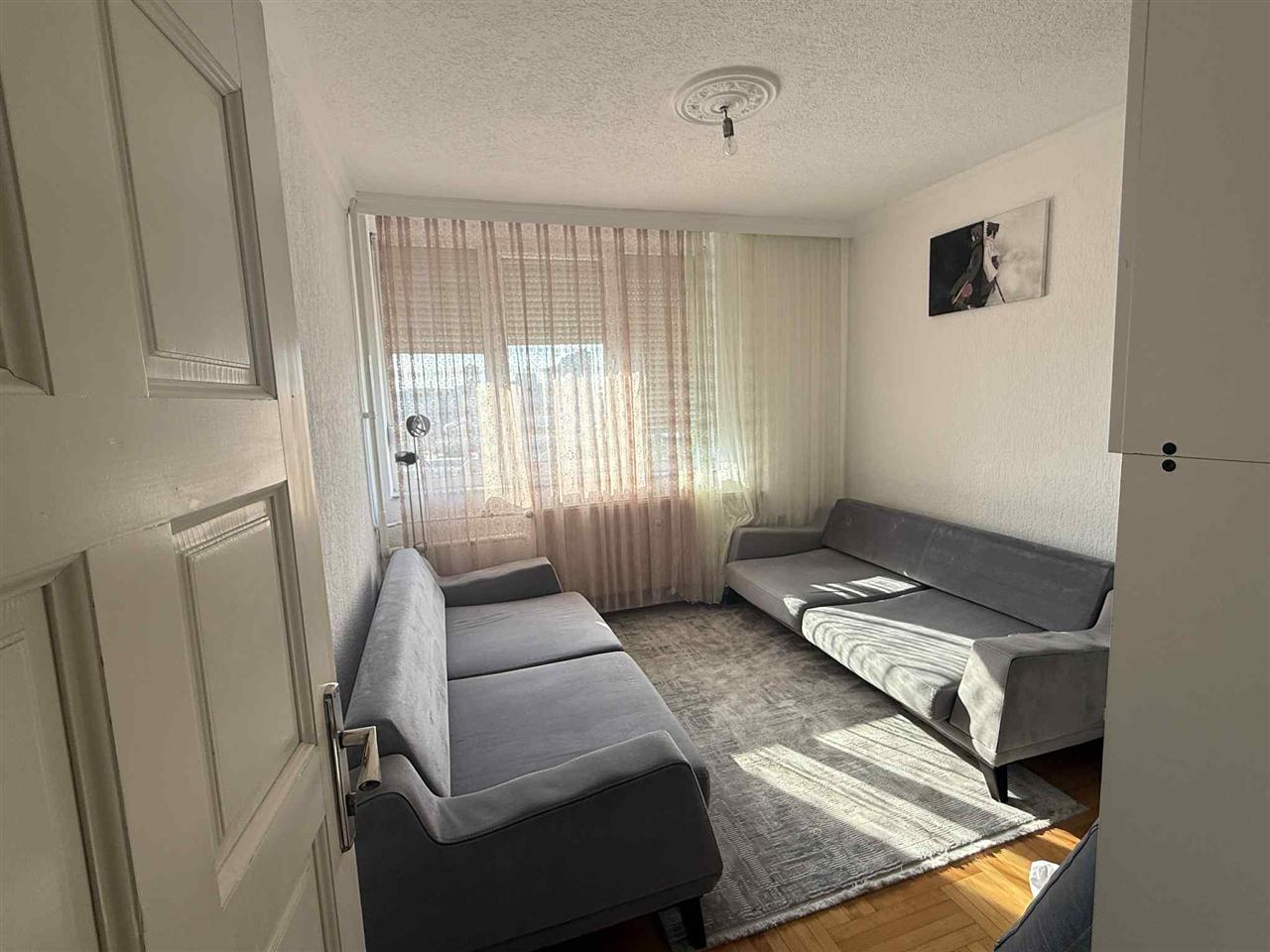 Leshoj banes me qera ne aktash te extrem pizza (2)