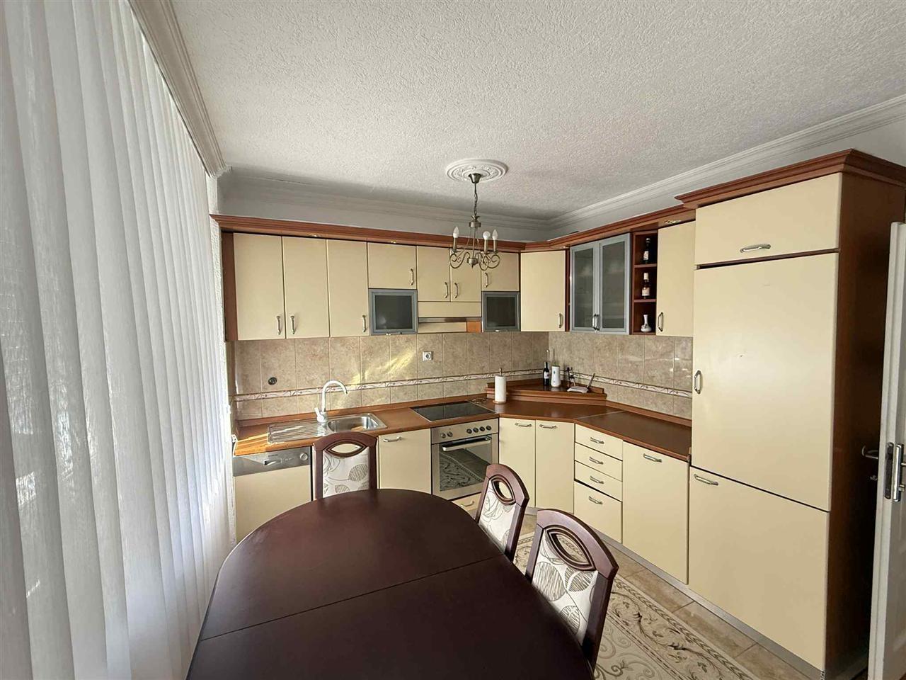 Leshoj banes me qera ne aktash te extrem pizza (4)