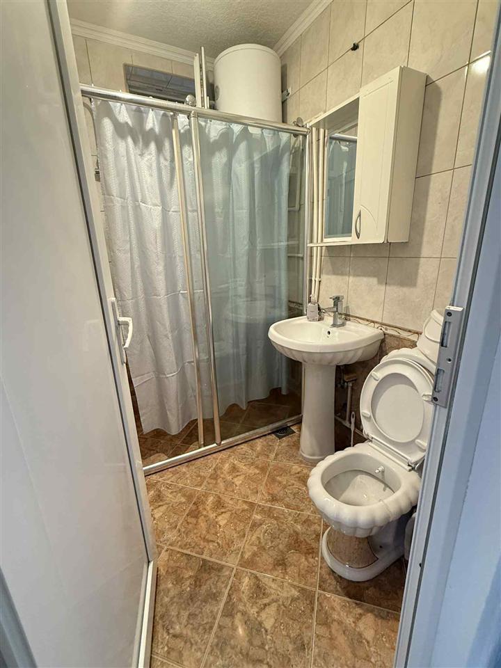 Leshoj banes me qera ne aktash te extrem pizza (6)