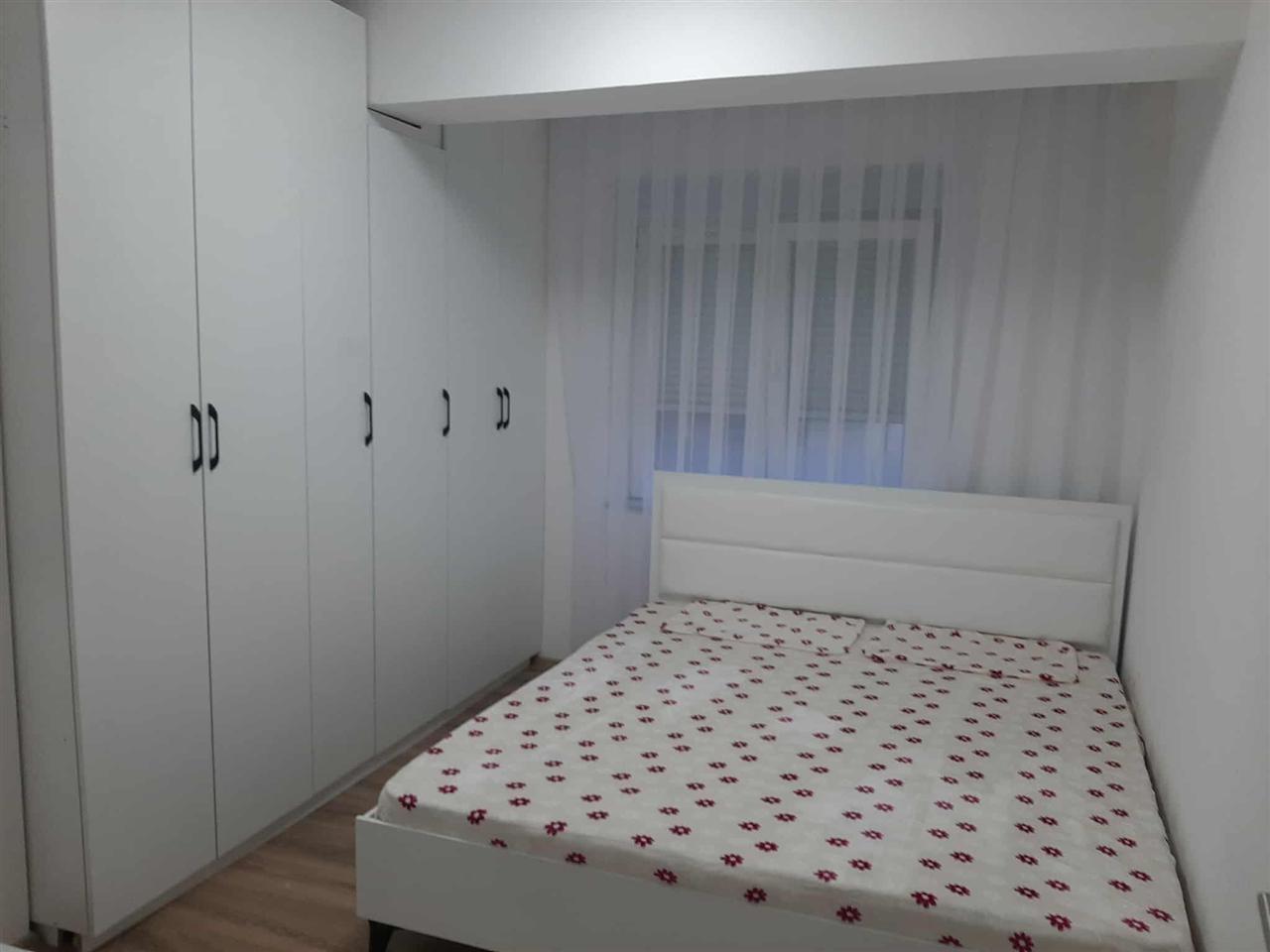 Leshoj banesen me qera 3 dhomshe e mobiluar (4)