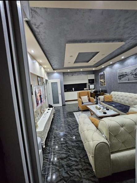 Shitet banesa e mobiluar (2)