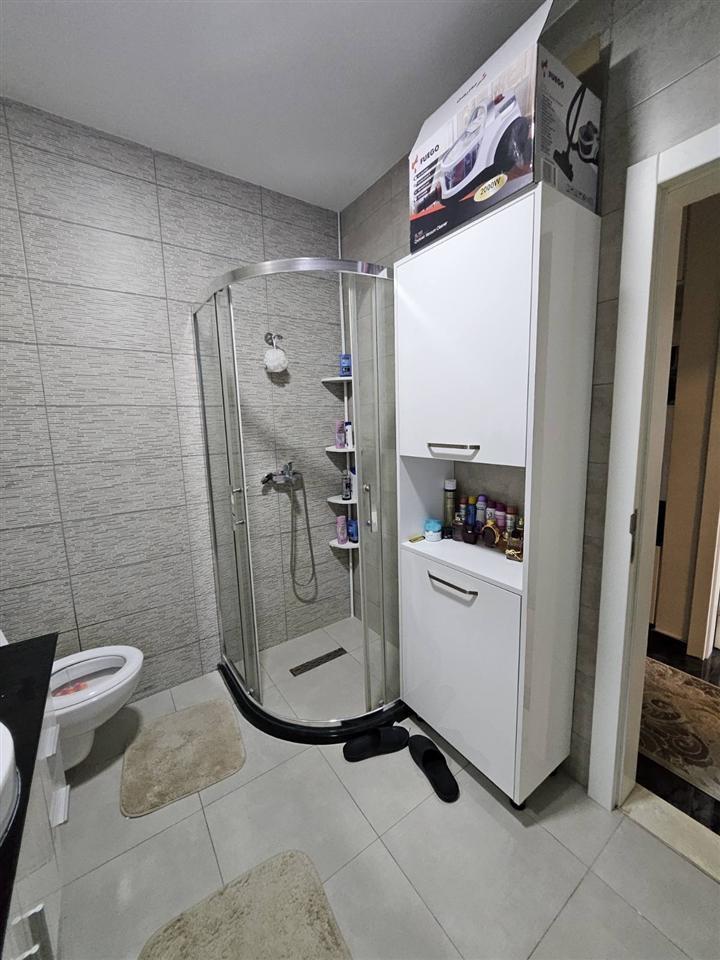 Shitet banesa e mobiluar (4)