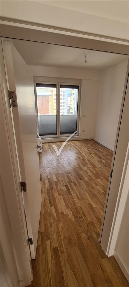 Zyre me qira 131m2 lakrishte 2