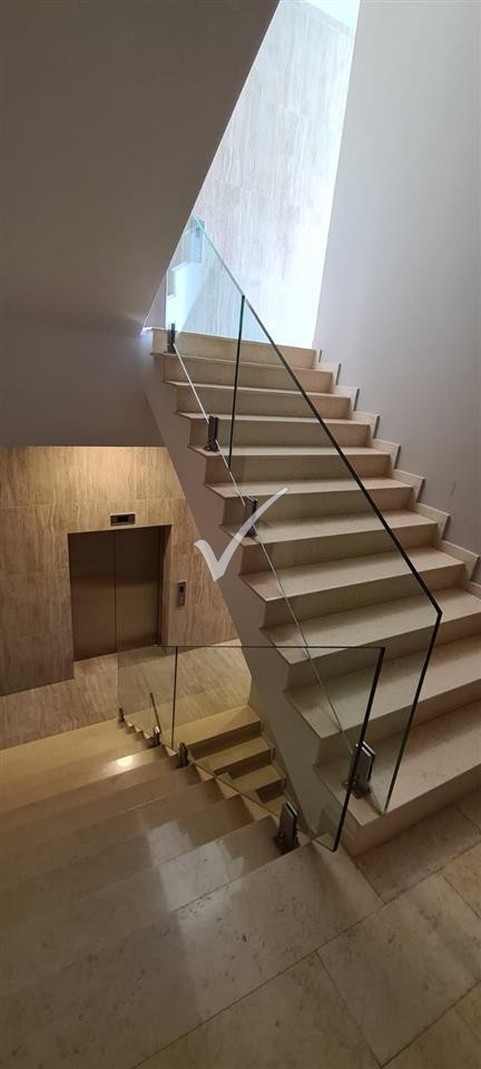 Zyre me qira 131m2 lakrishte 5