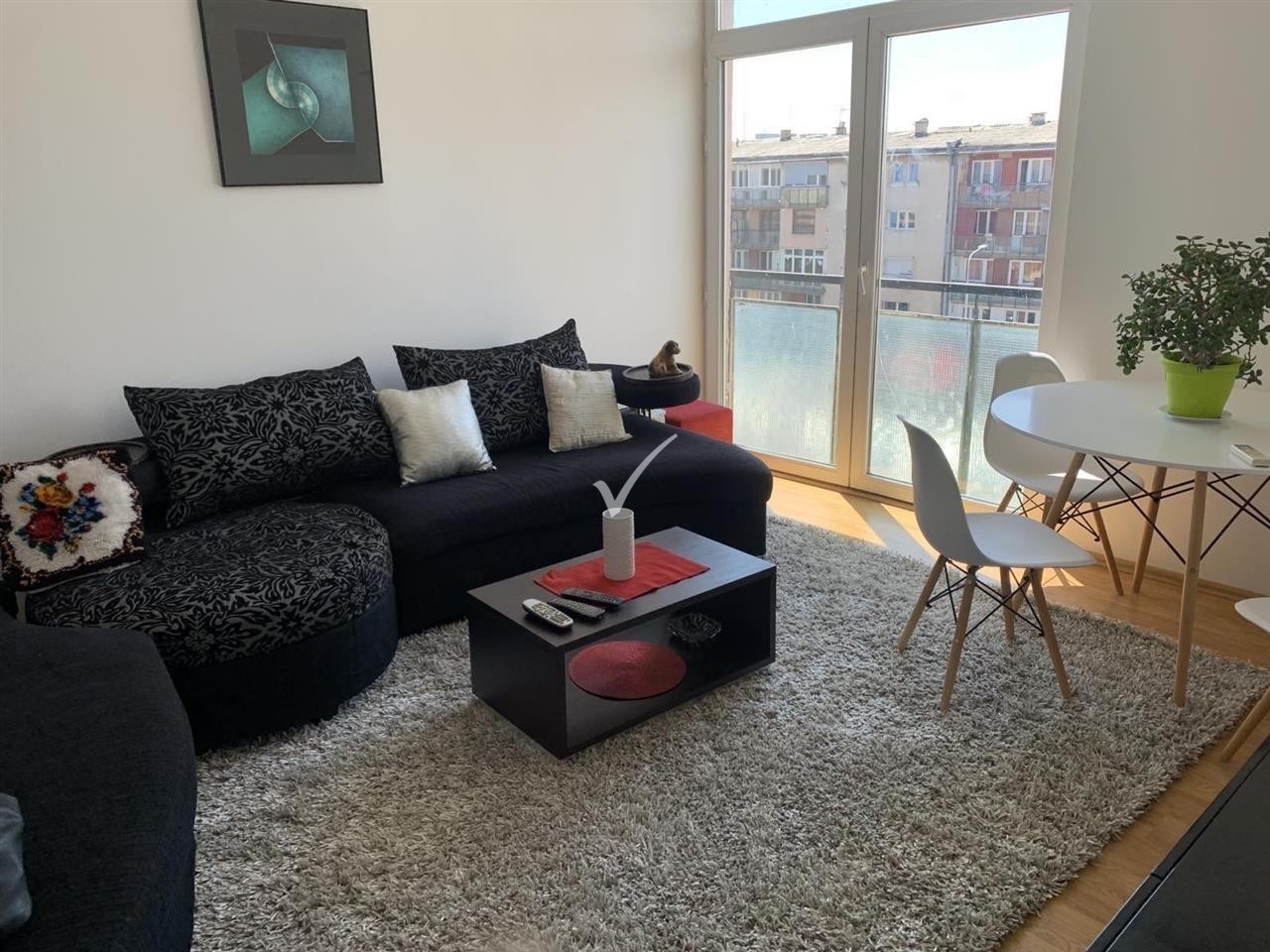 Banese 3 5 dhomshe me qira