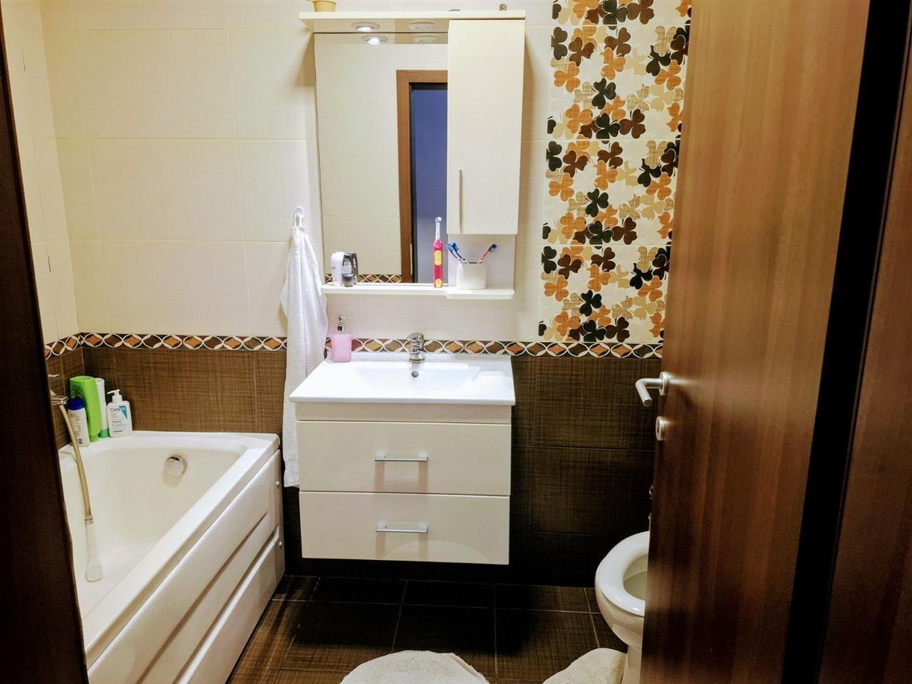 Banese me qera rruga c