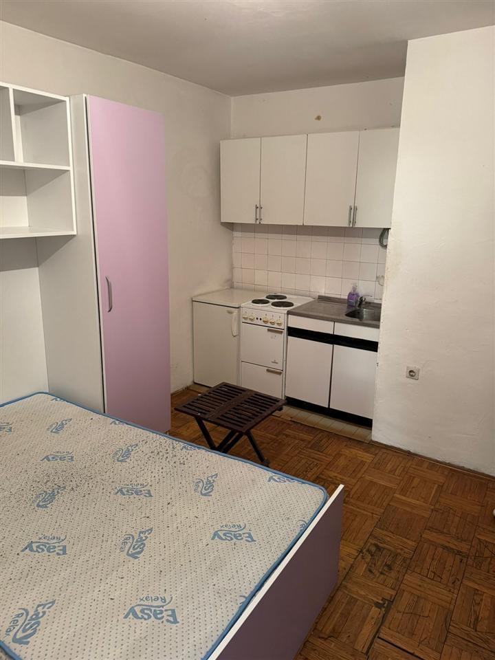 Garsoniera me qira afer shkolles fillore dardania (2)