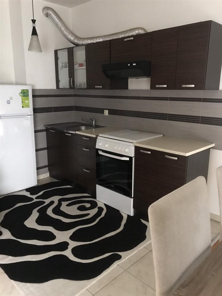 Leshohet banese me qera ne lagjen kalabri (2)