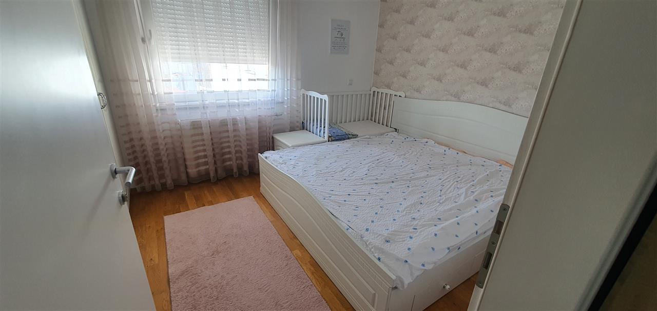 Leshohet me qera banesa e mobiluar ne breg te diellit (3)