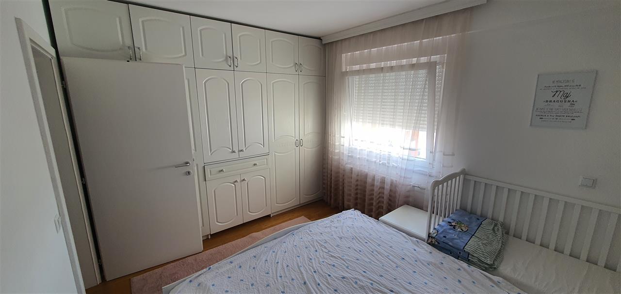 Leshohet me qera banesa e mobiluar ne breg te diellit (4)