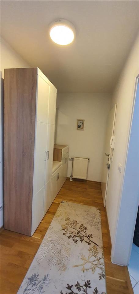 Leshohet me qera banesa e mobiluar ne breg te diellit (7)