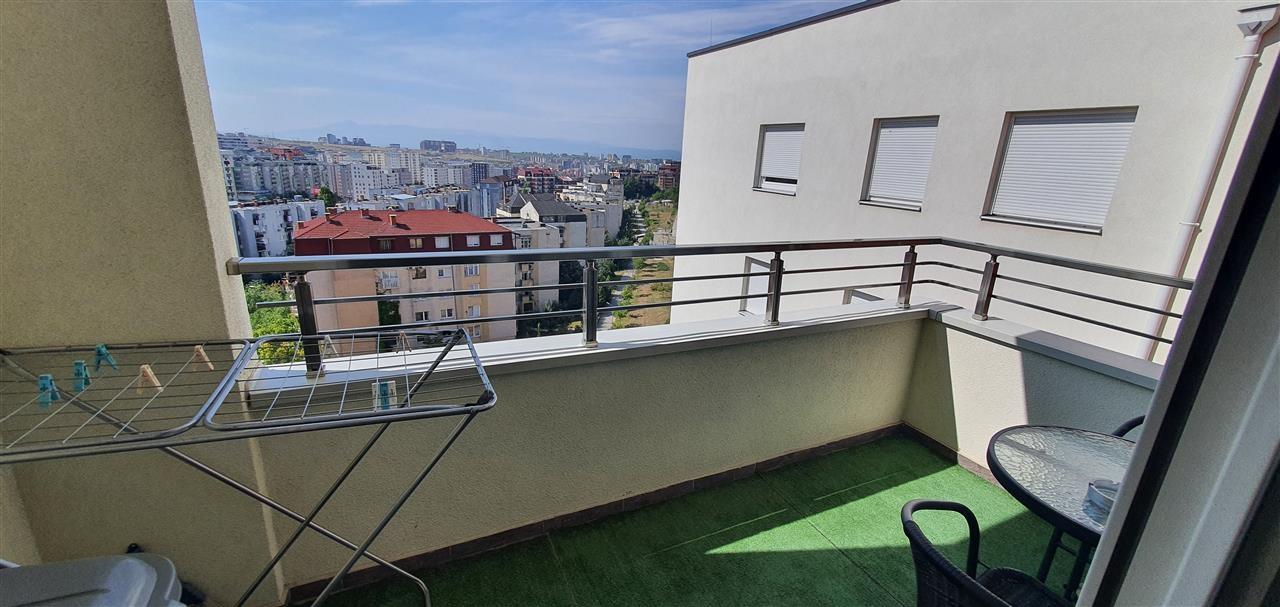 Leshohet me qera banesa e mobiluar ne breg te diellit (8)