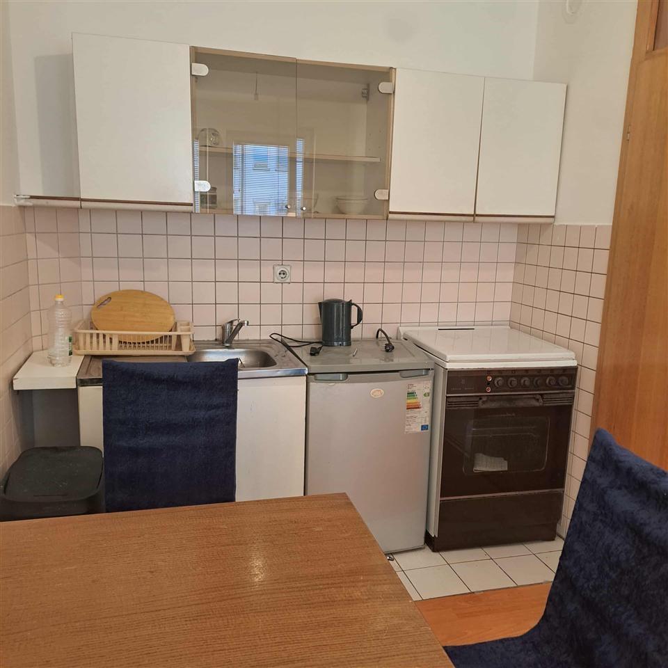 Leshoj banesen 1 dhome plus sallon te 13 katshja bregu diell (2)