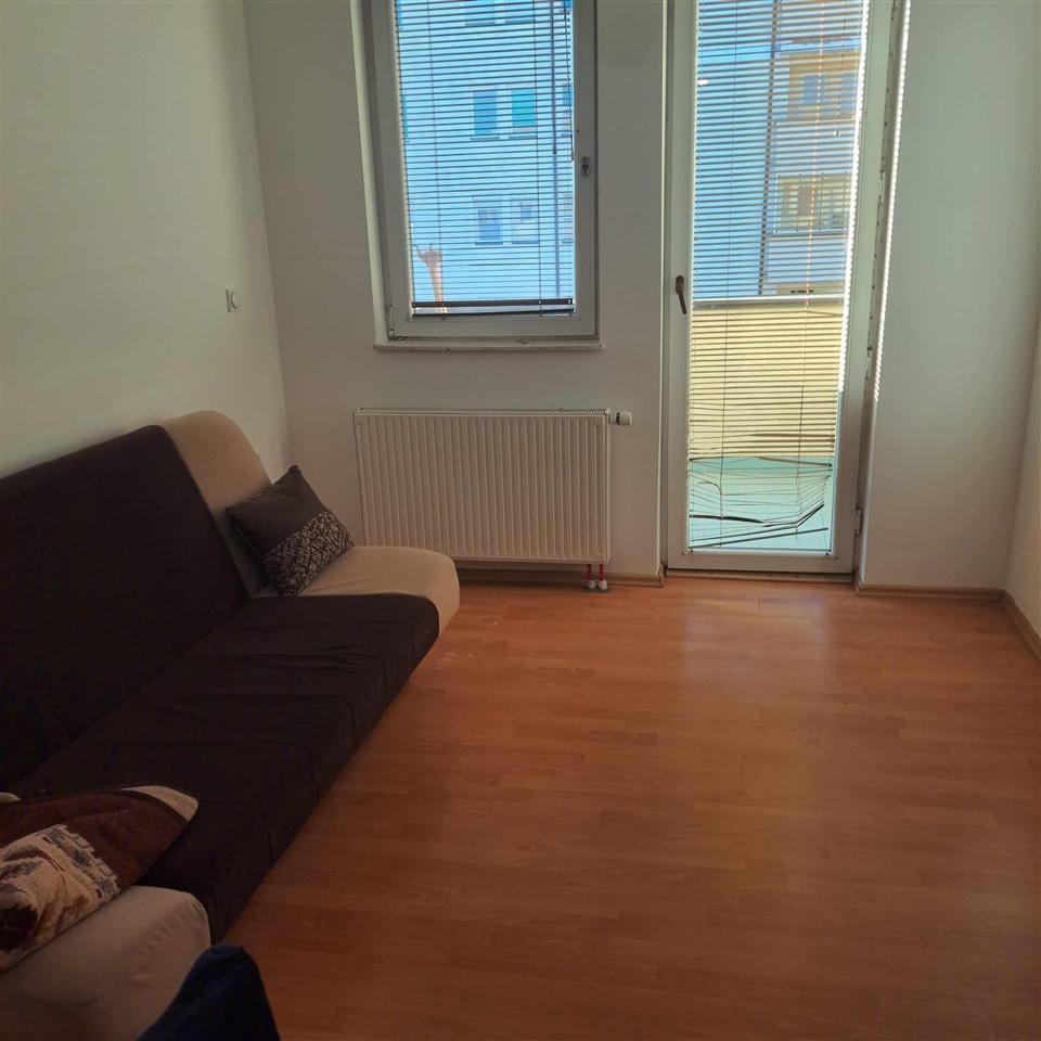 Leshoj banesen 1 dhome plus sallon te 13 katshja bregu diell