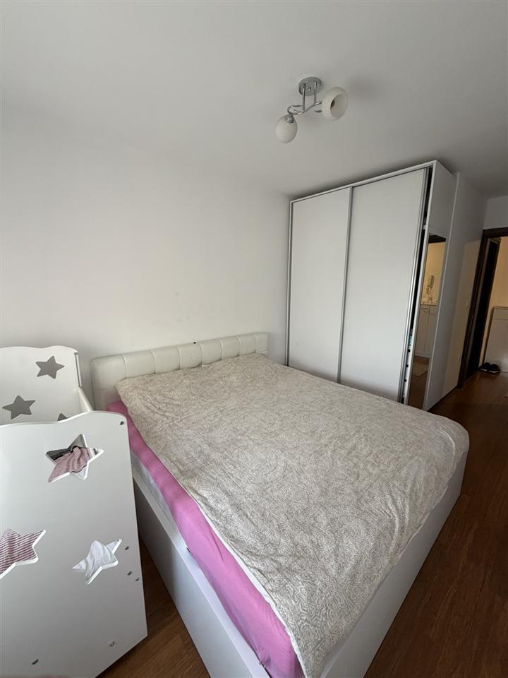 Leshoj banesen dy dhomeshe dhe sallon ne bregun e diellit (3)