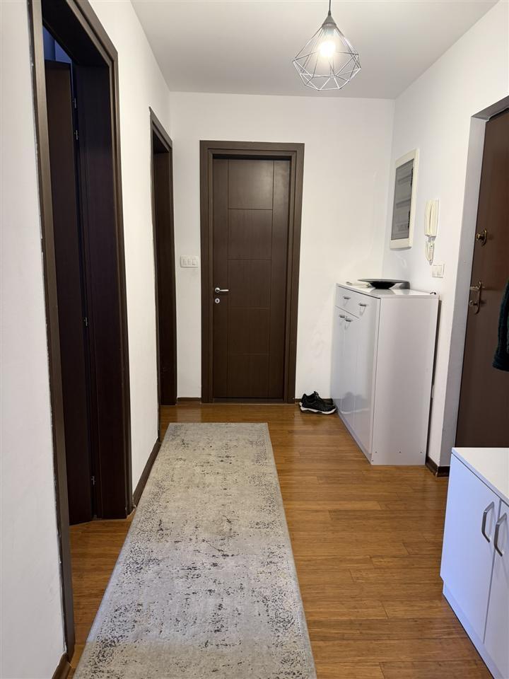 Leshoj banesen dy dhomeshe dhe sallon ne bregun e diellit (4)